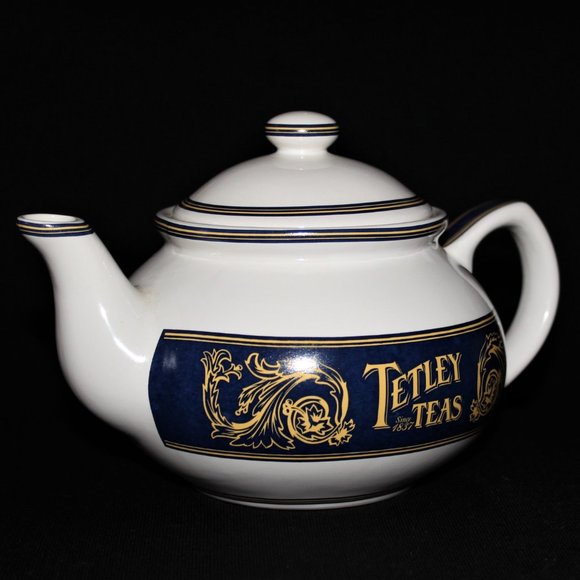 Kopin Christmas Pleasure Teapot | Vintage Christmas Tea Pot - Picture 13 of 13